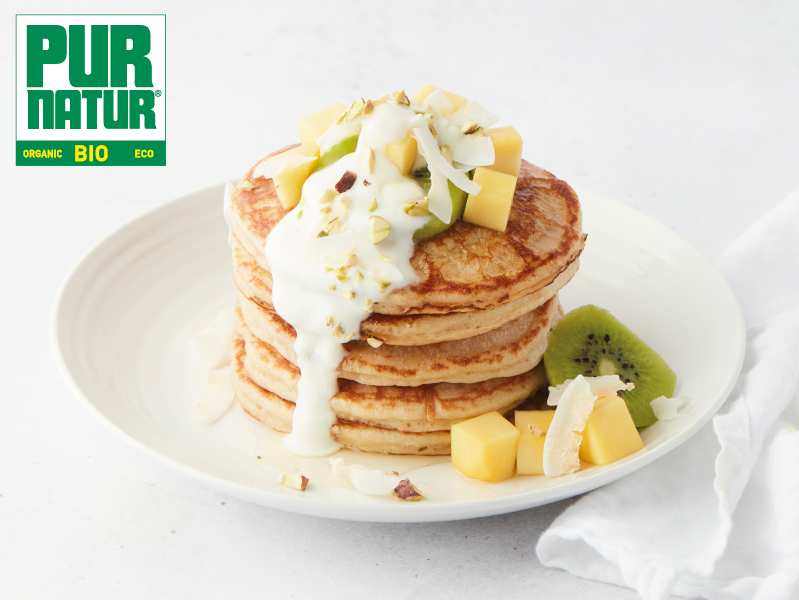 Yoghurt pancakes met kiwi en mango